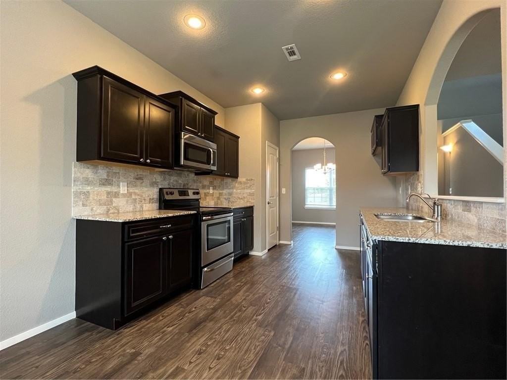 1306 W Walker Dr - Photo 5 of 18