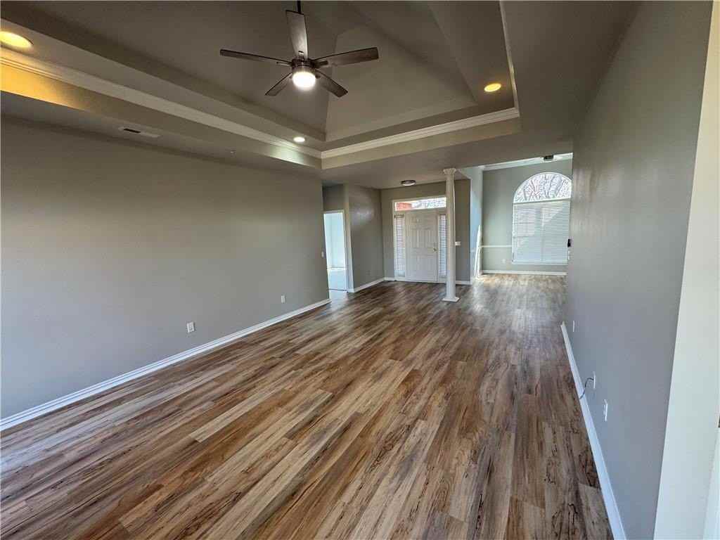 314 Center Dr - Photo 3 of 20