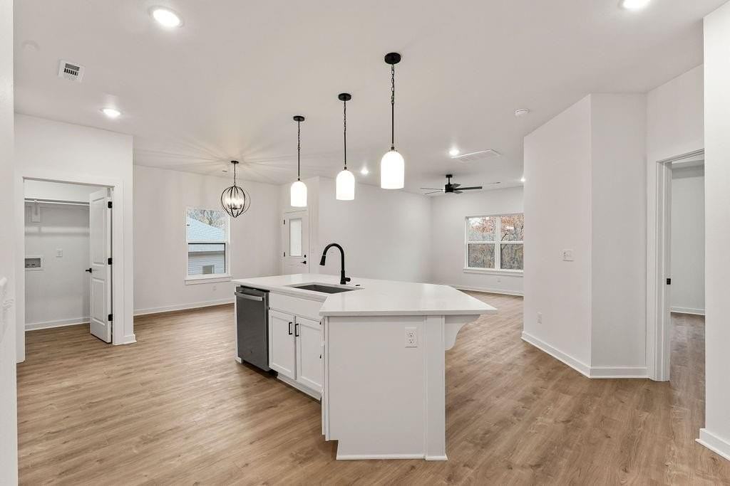 18 Dumfries Ln - Photo 4 of 28