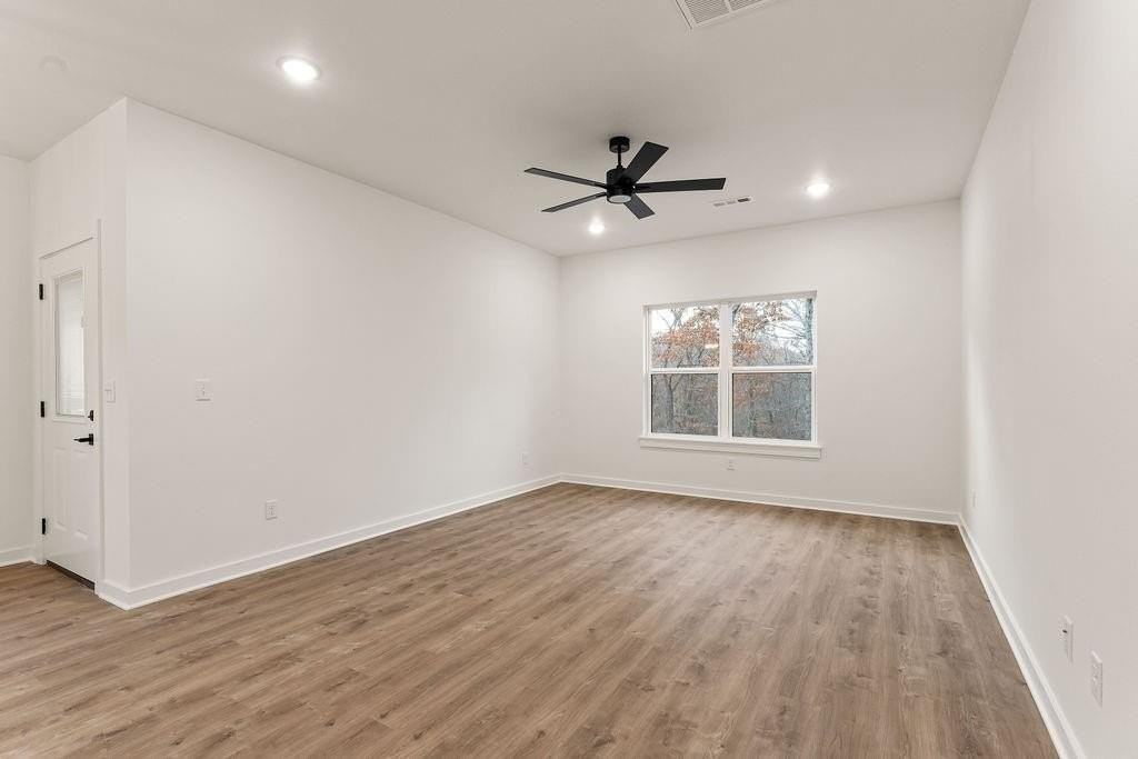 18 Dumfries Ln - Photo 5 of 28