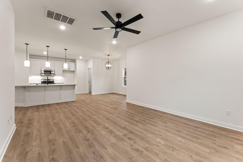 18 Dumfries Ln - Photo 7 of 28