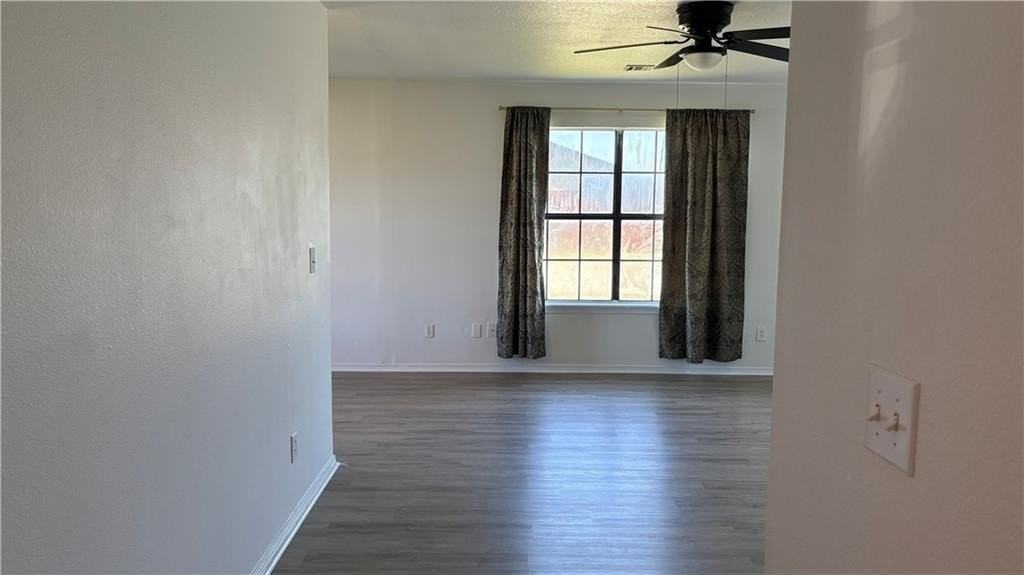 621 E 1st St - Photo 3 of 10