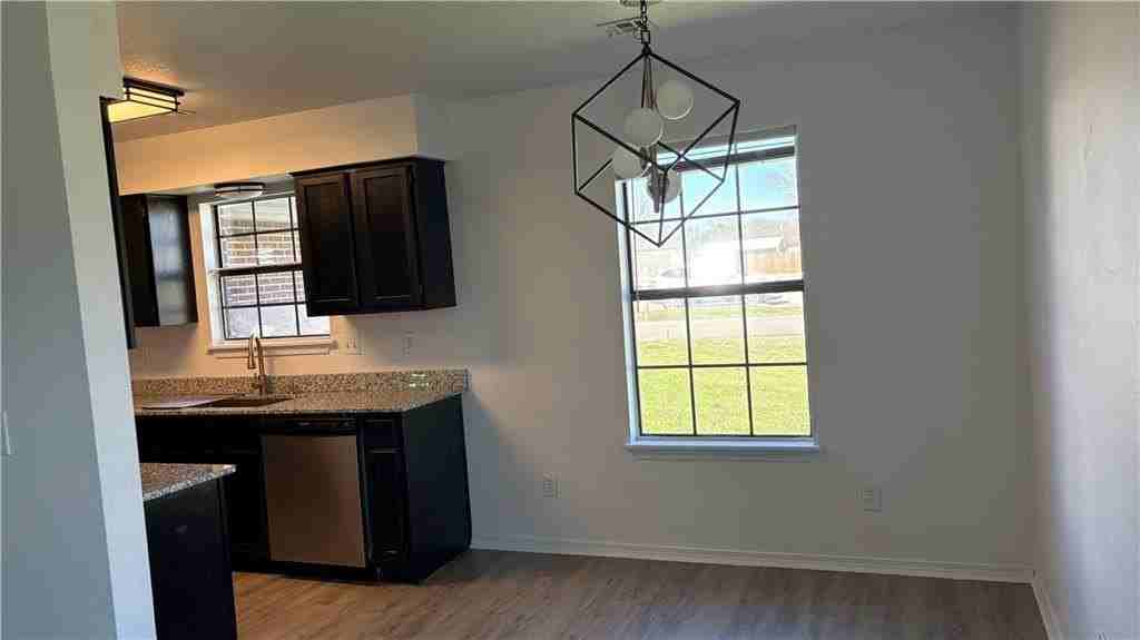 621 E 1st St - Photo 5 of 10