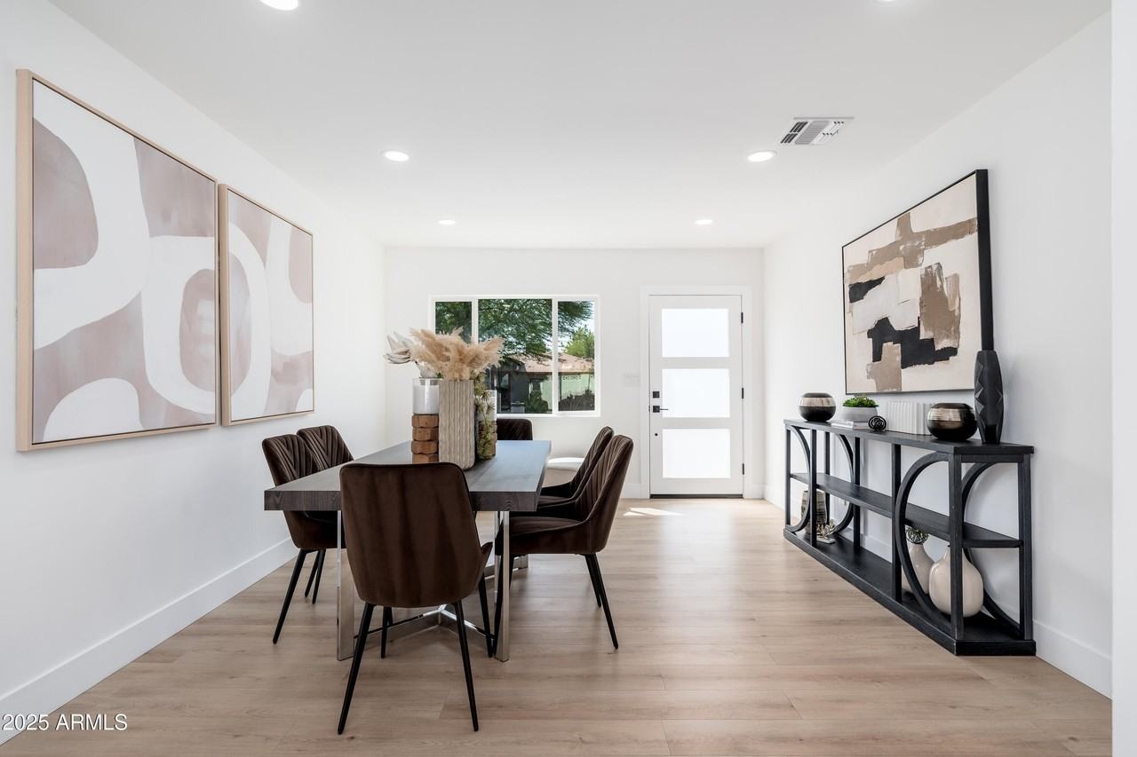 4464 E Campbell Ave - Photo 4 of 26