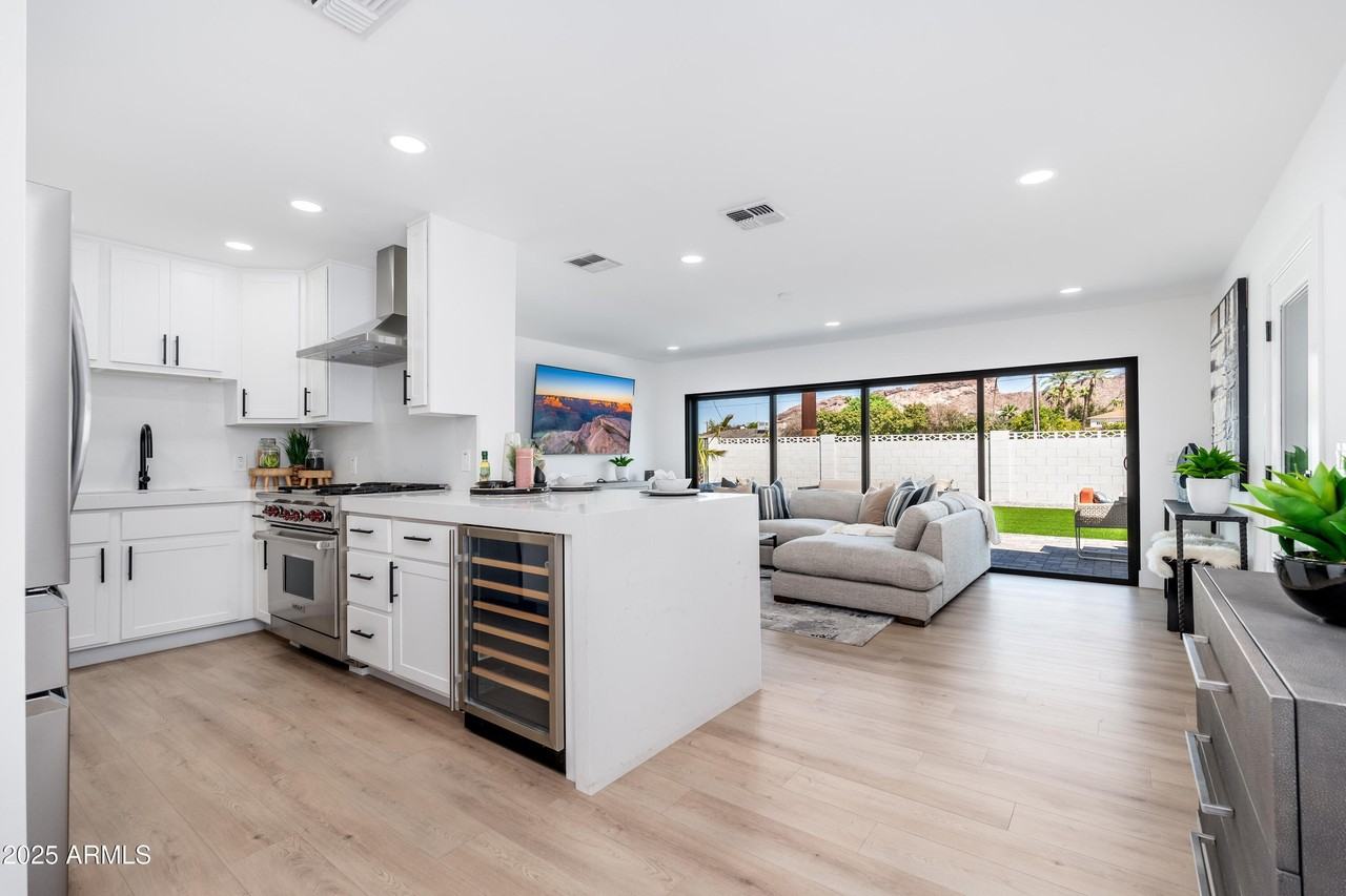 4464 E Campbell Ave - Photo 5 of 26