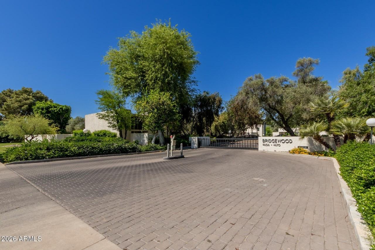 4656 N 40th St - Photo 2 of 28