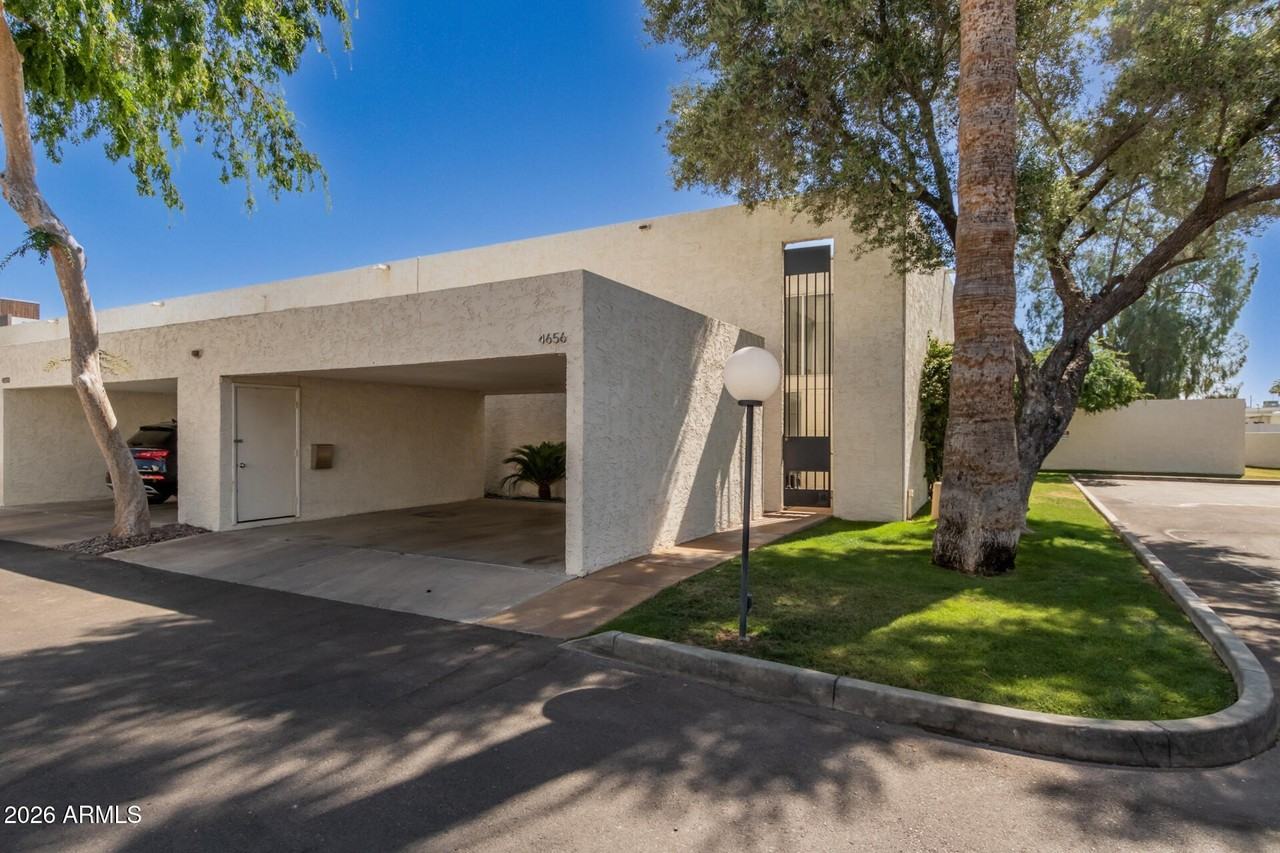 4656 N 40th St - Photo 4 of 28