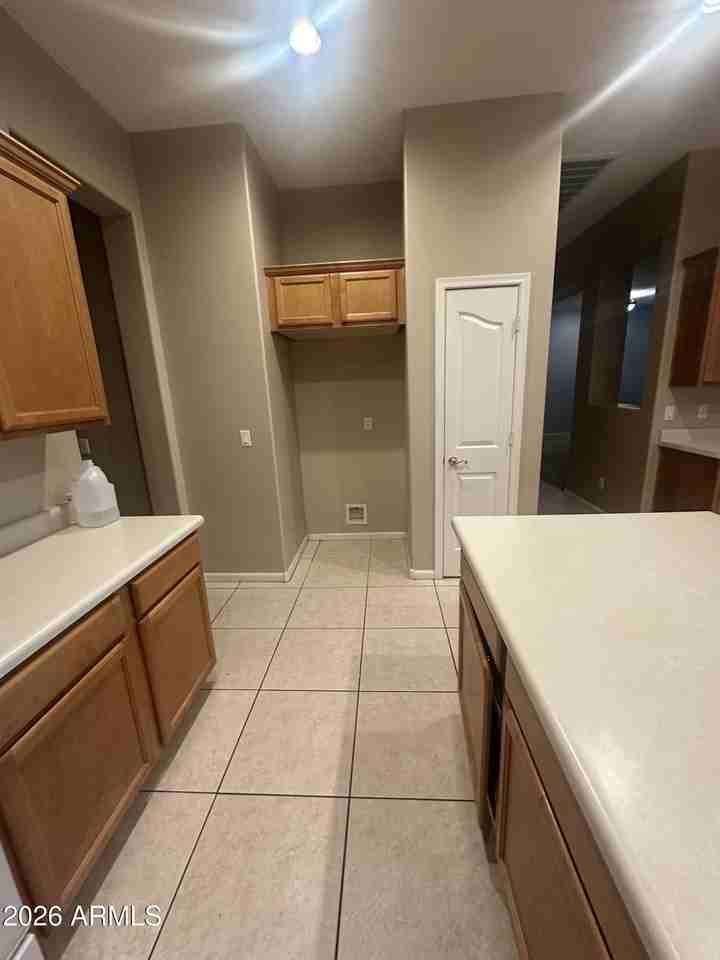 7220 W Cottontail Ln - Photo 4 of 18