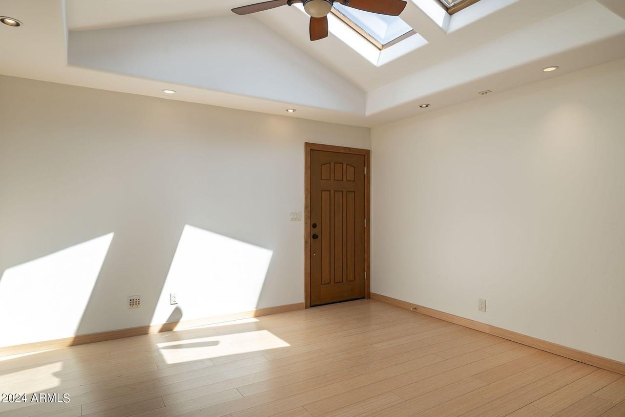 8643 E Sandalwood Dr - Photo 4 of 38