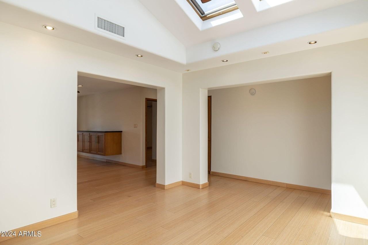 8643 E Sandalwood Dr - Photo 5 of 38