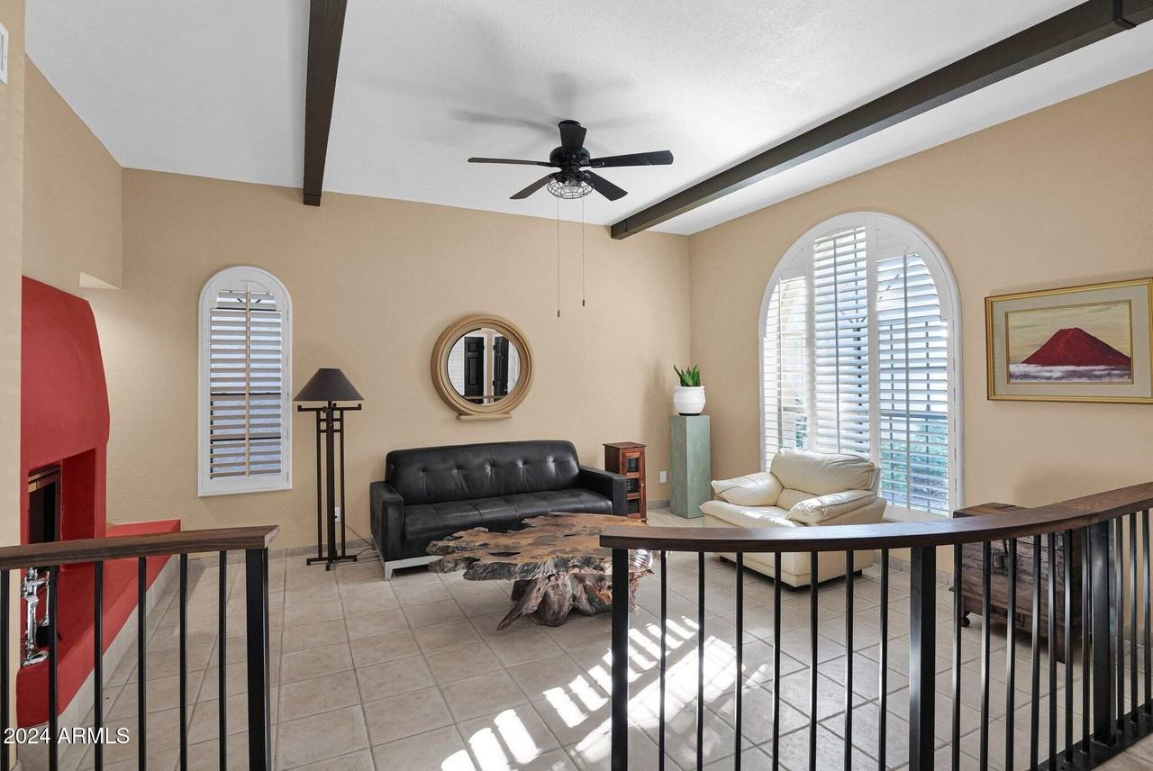 10460 E Fanfol Ln - Photo 5 of 41