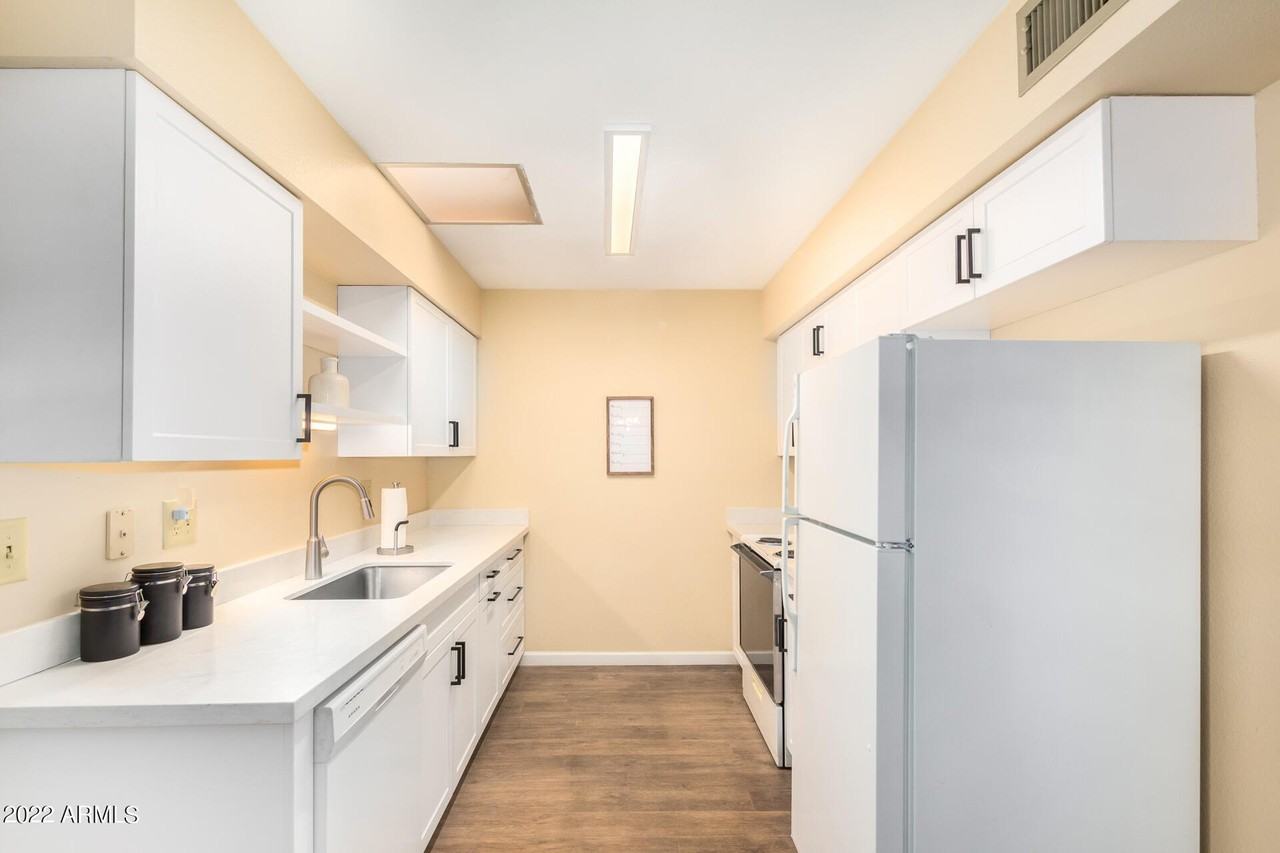 13227 N 99th Dr - Photo 7 of 50