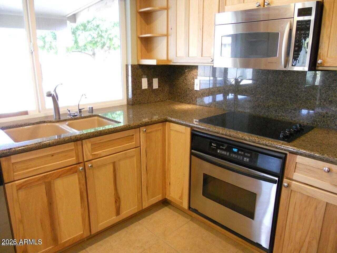 15821 N 9th Pl - Photo 7 of 36