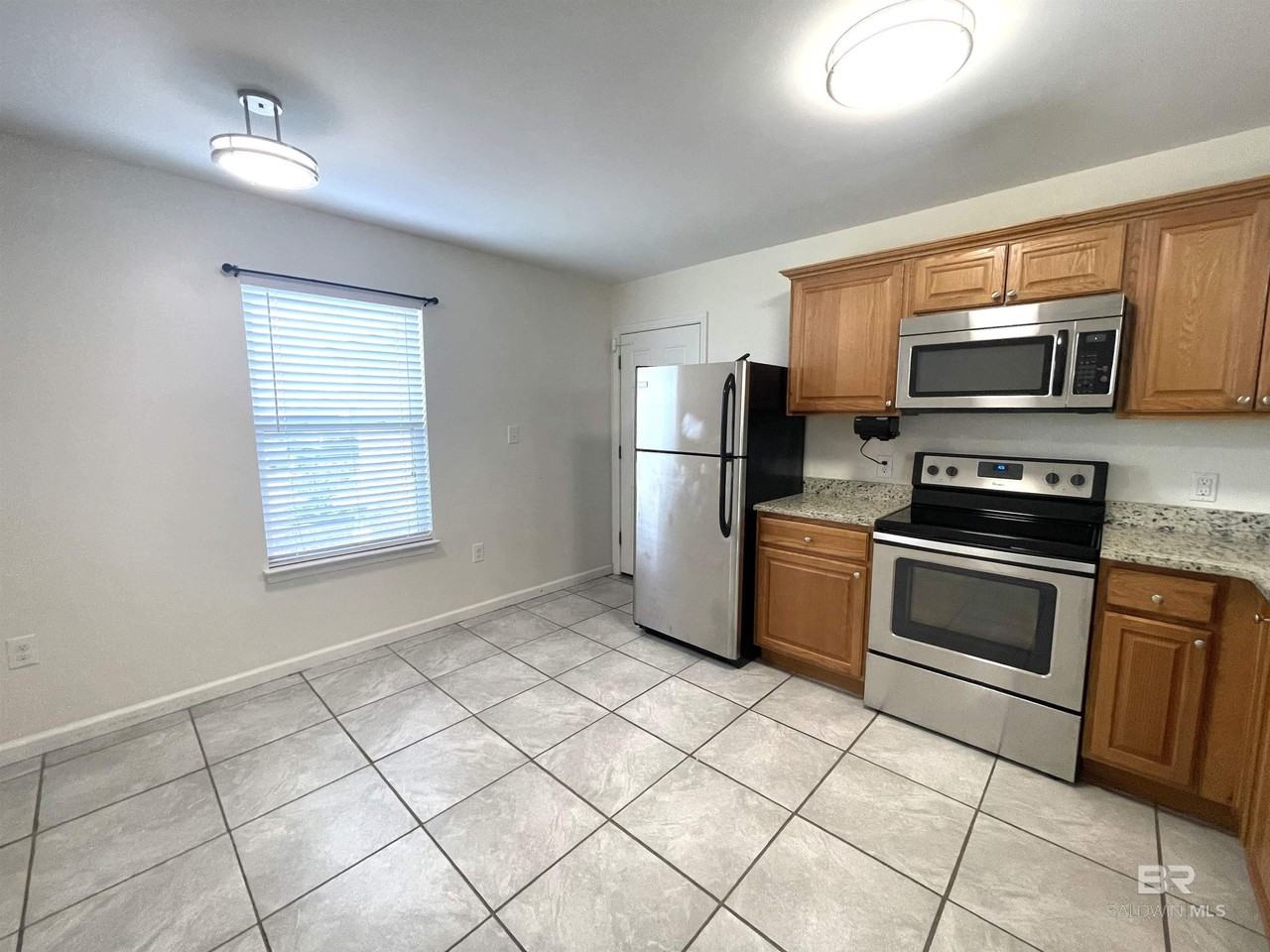 15142 Marem Dr - Photo 6 of 37