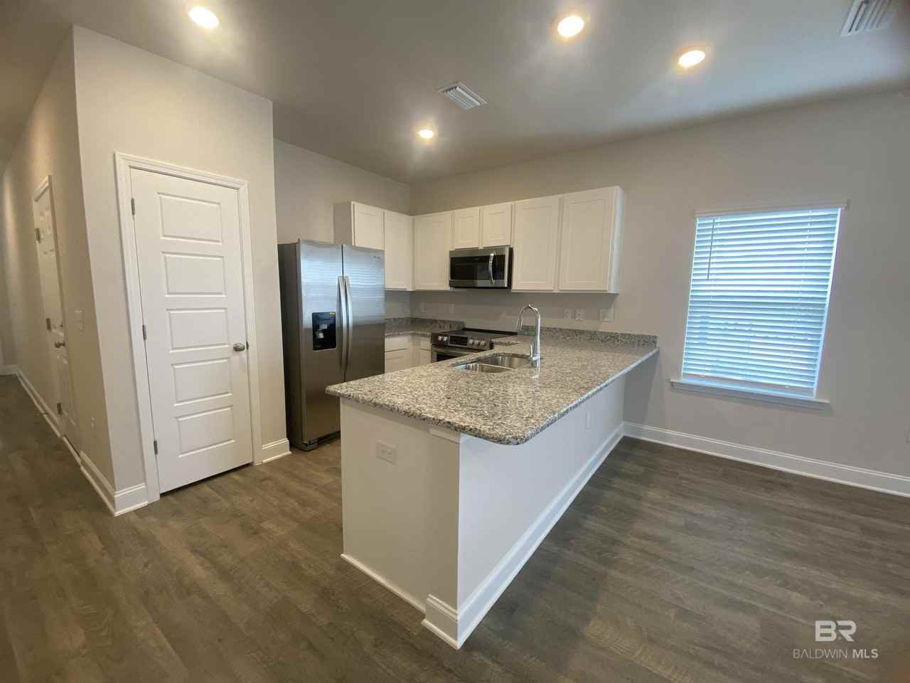 6681 Spaniel Dr - Photo 3 of 12