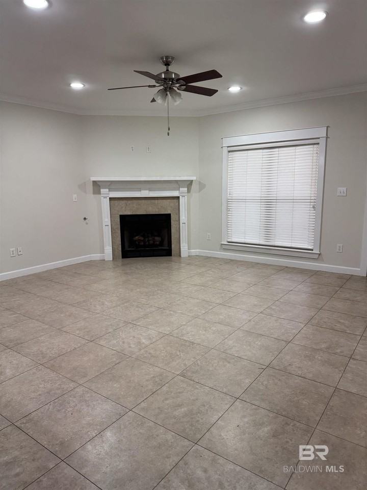 11966 Balsam Ct - Photo 3 of 13