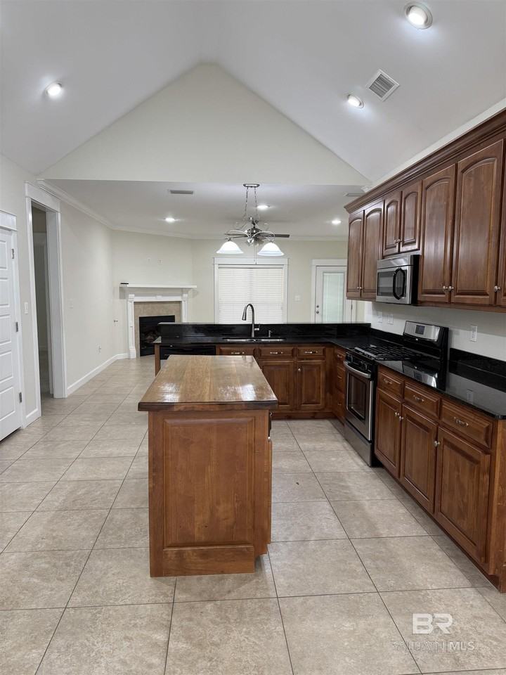 11966 Balsam Ct - Photo 6 of 13