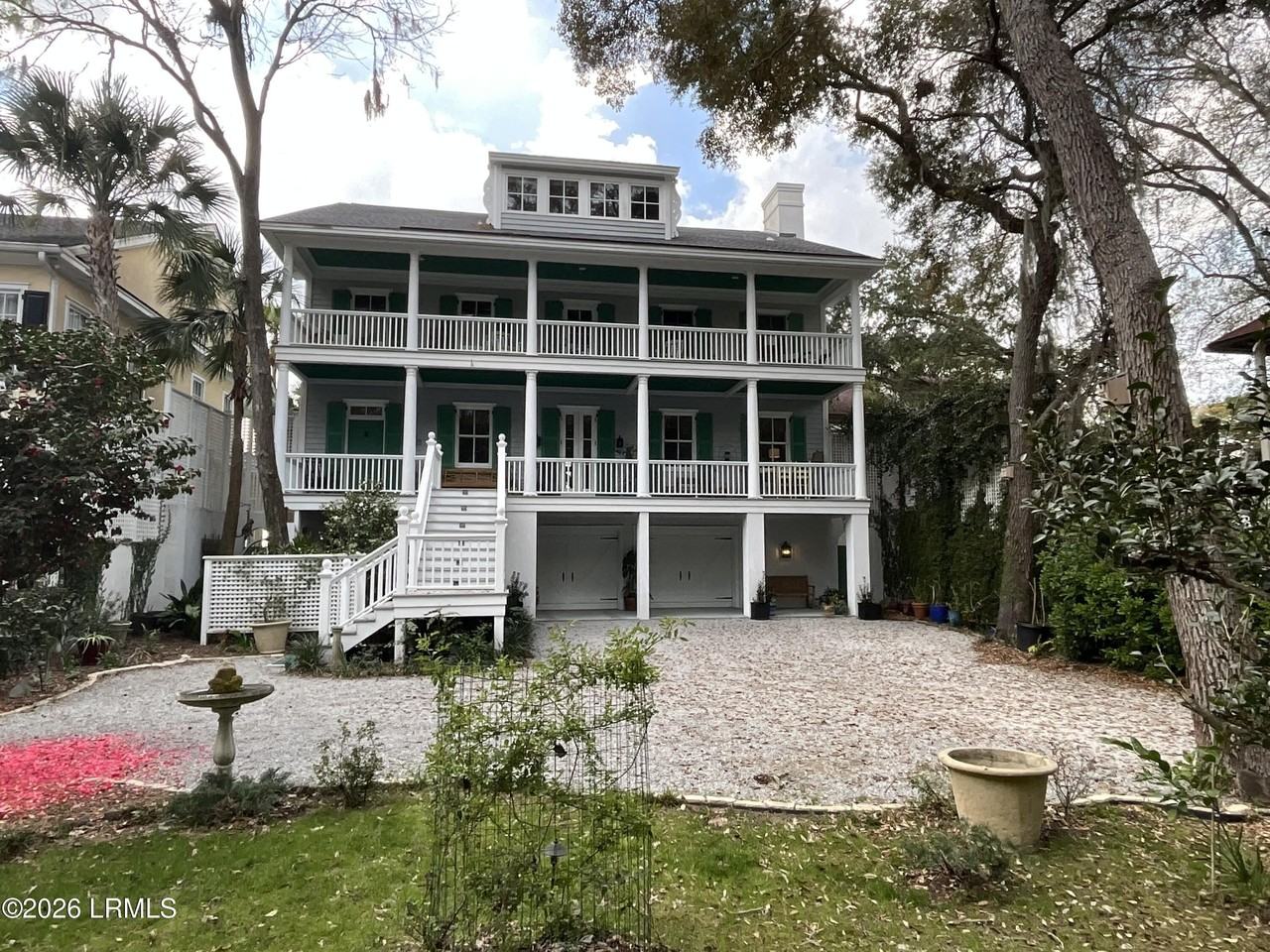 21 Waterside Dr - Photo 2 of 50