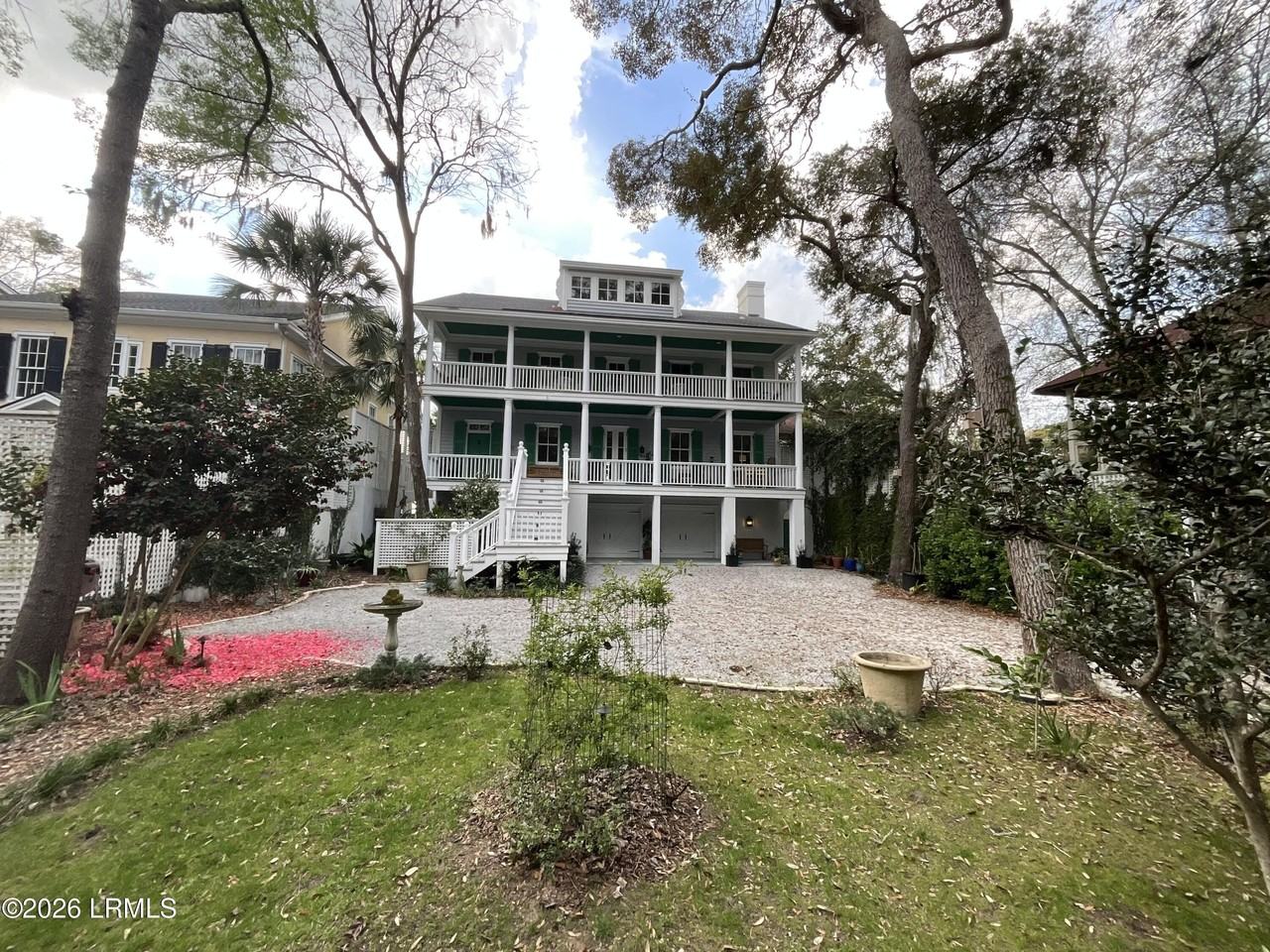 21 Waterside Dr - Photo 4 of 50