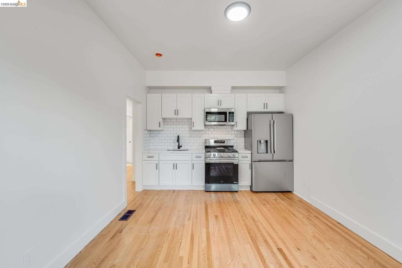 1240 12th St - Photo 7 of 9