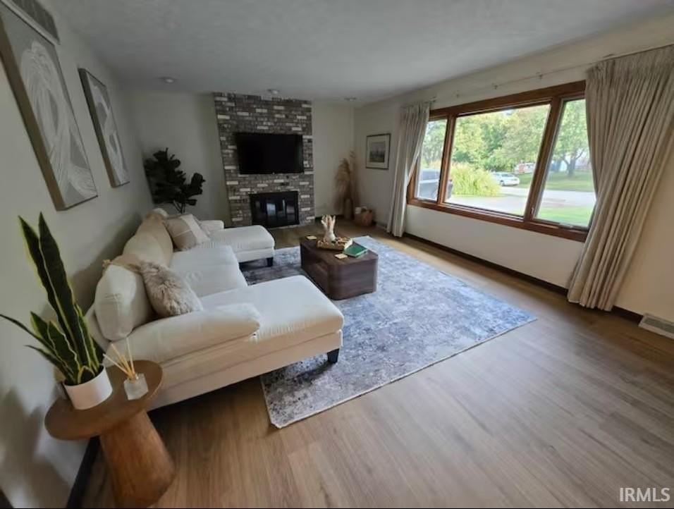 1632 S Sycamore Ct - Photo 4 of 14