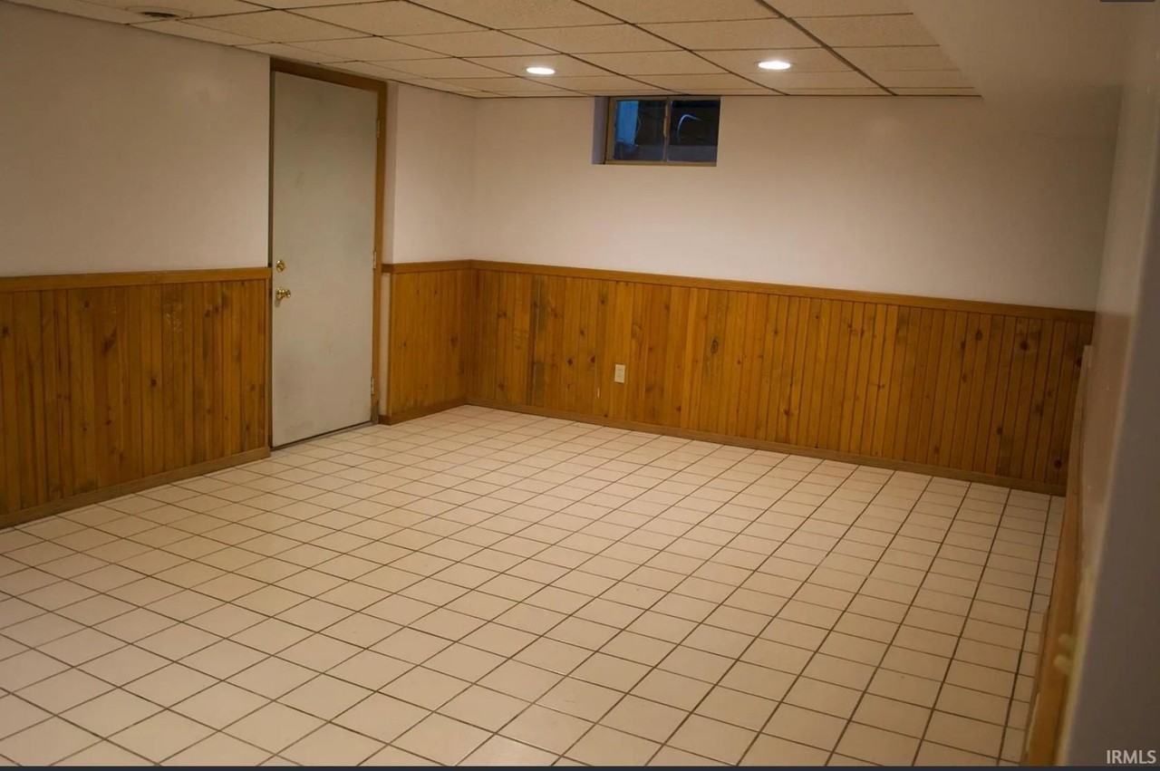 1210 E University St - Photo 3 of 9