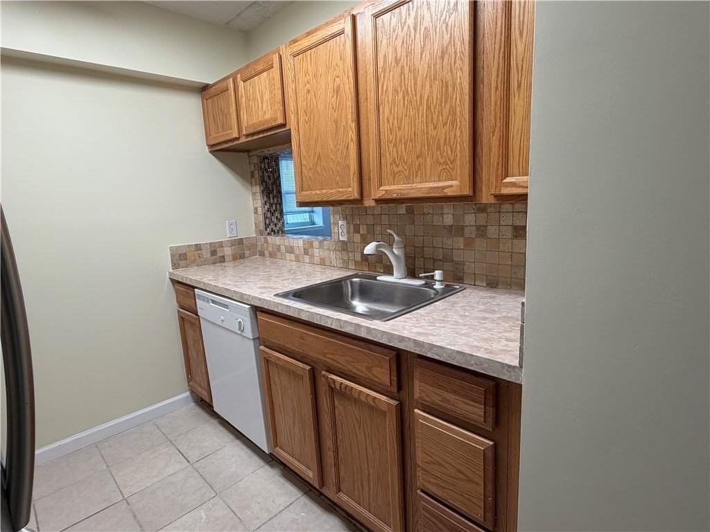 7914 Rockaway Beach Blvd #7C - Photo 5 of 16