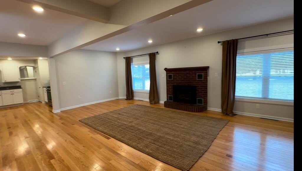 176 Baker St - Photo 3 of 21