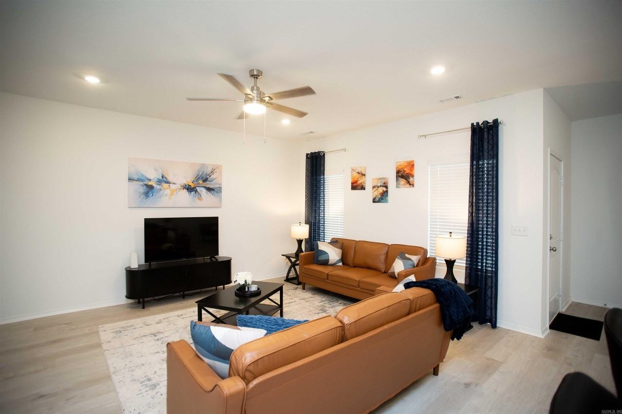 8109 Donna Dr - Photo 5 of 38