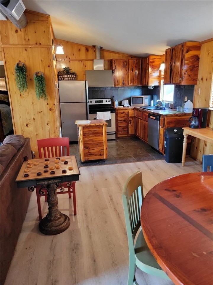 158 Cenesia - Photo 4 of 7