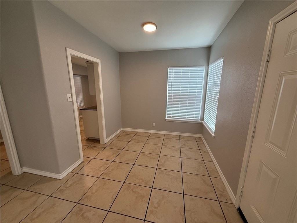 3601 Marion St - Photo 6 of 16