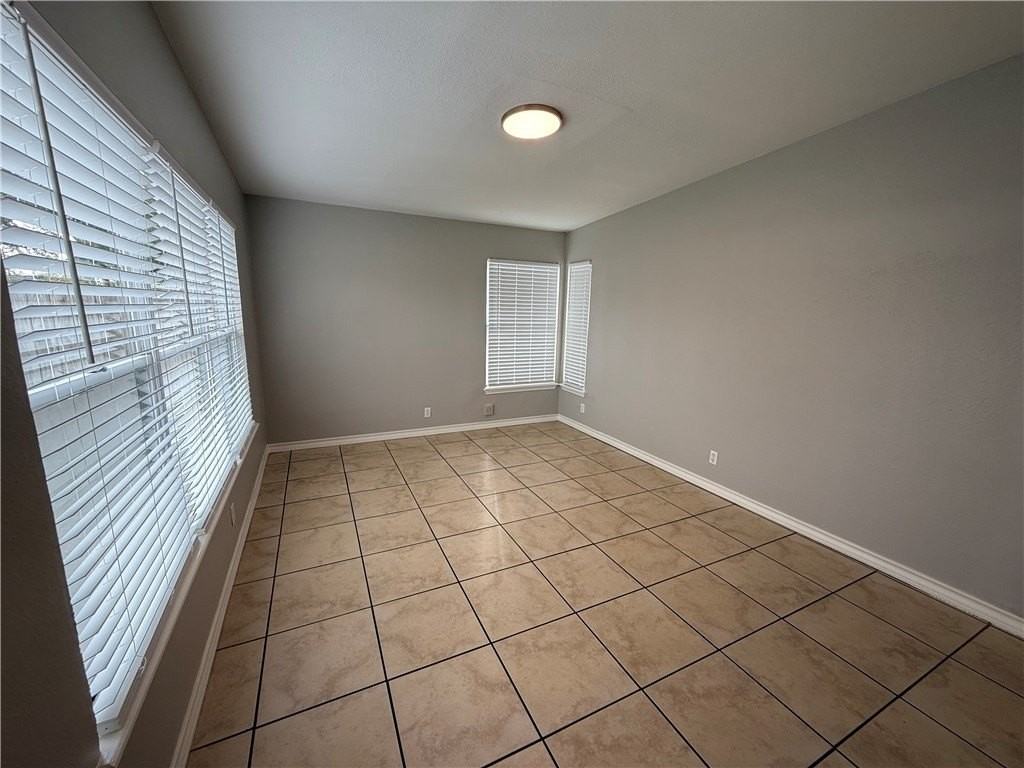 3601 Marion St - Photo 7 of 16