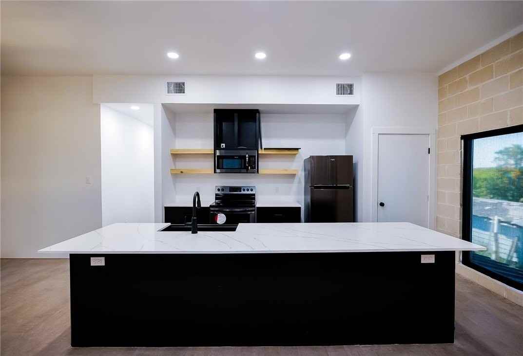 6805 Sandra Ln Apt A - Photo 3 of 9