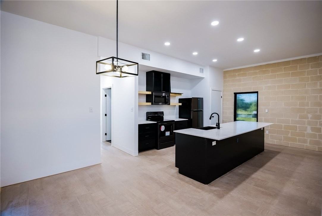 6805 Sandra Ln Apt A - Photo 4 of 9