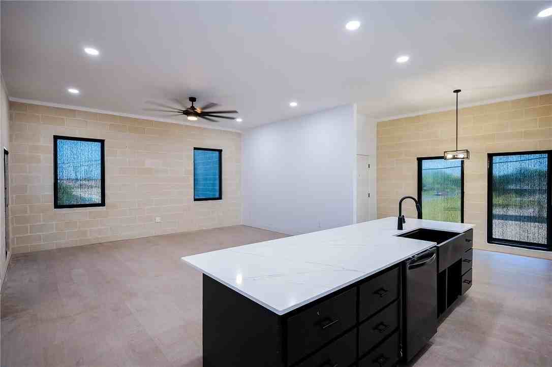 6805 Sandra Ln Apt A - Photo 5 of 9