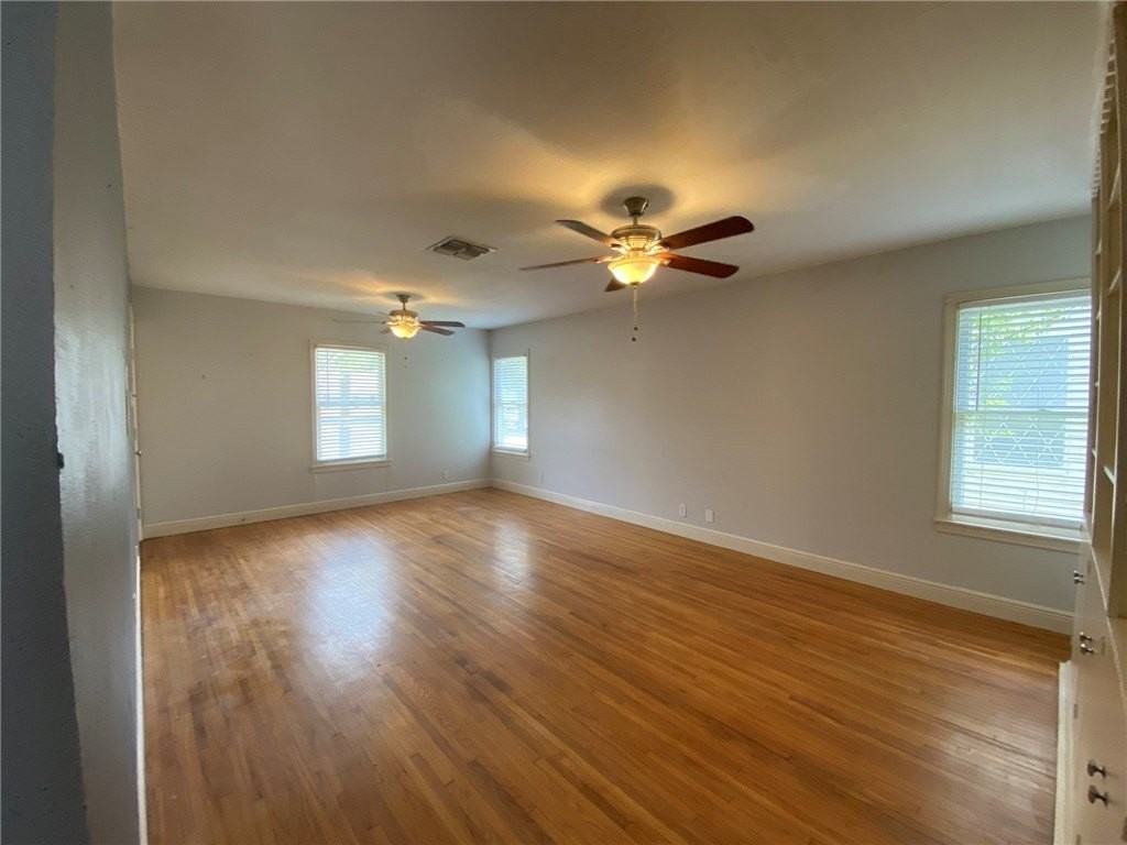 930 Delaine Dr - Photo 5 of 15