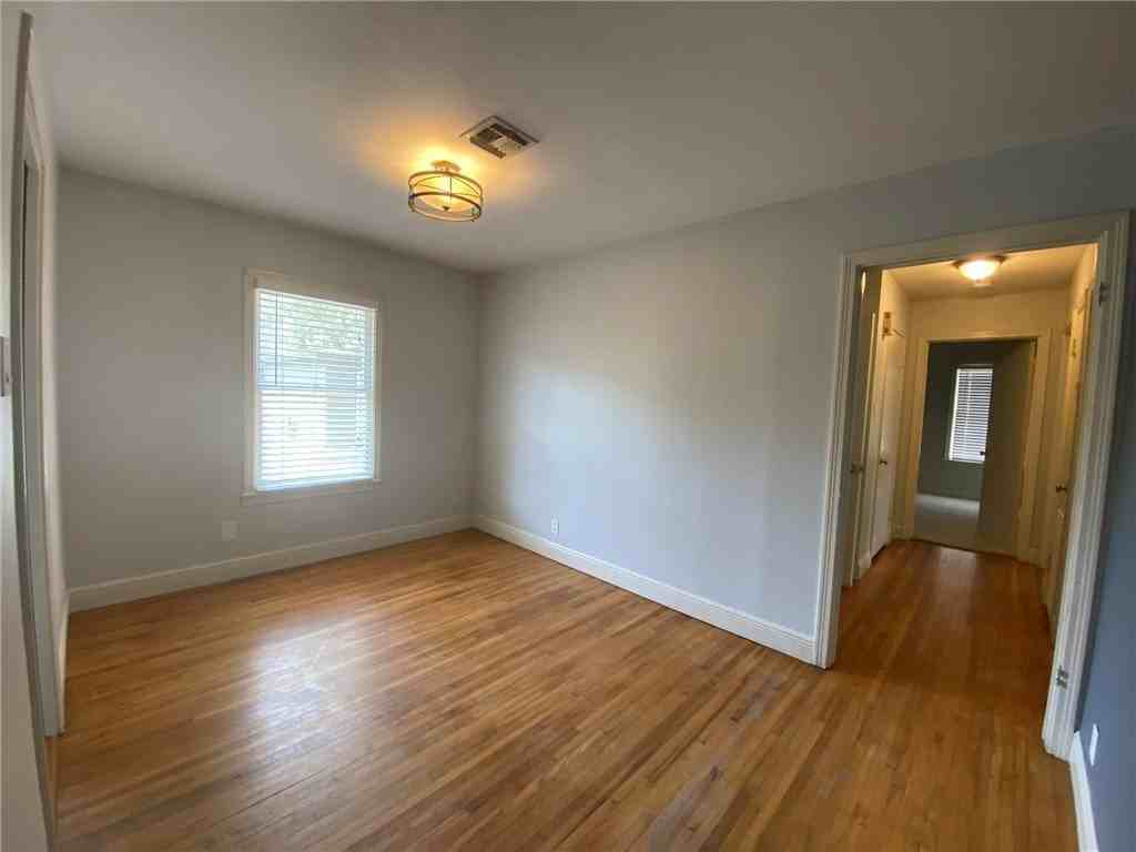 930 Delaine Dr - Photo 6 of 15