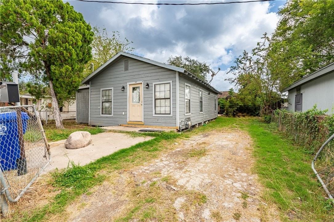 1216 Espinoza St - Photo 2 of 14