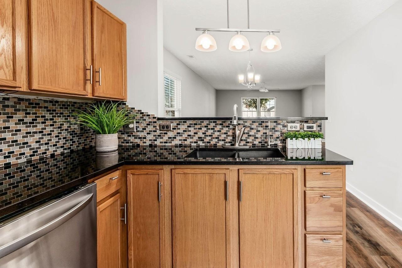 135 Hancock St - Photo 4 of 23