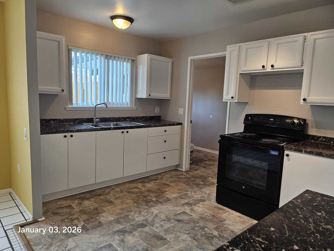 42405 Iowa St - Photo 3 of 27