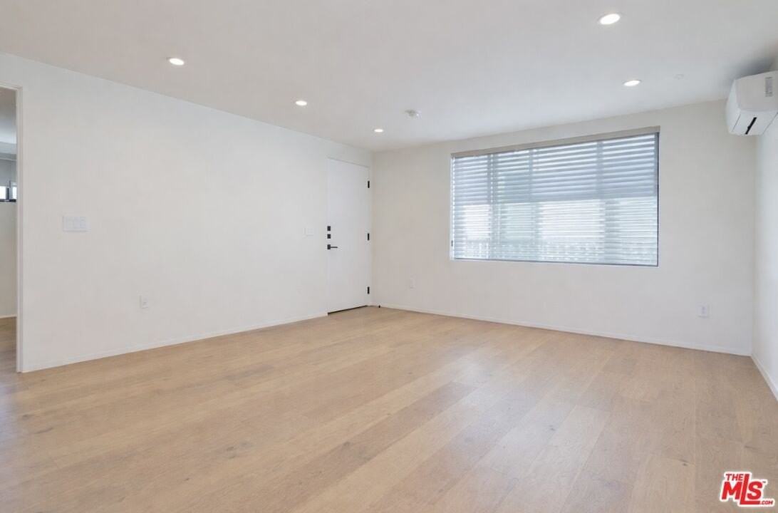 8261 1/2 W 4th St - Photo 6 of 30