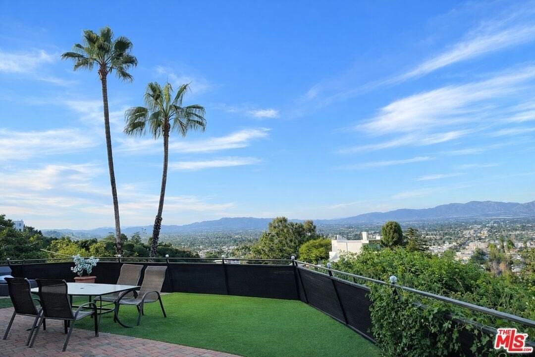 3641 Sunswept Dr - Photo 2 of 9