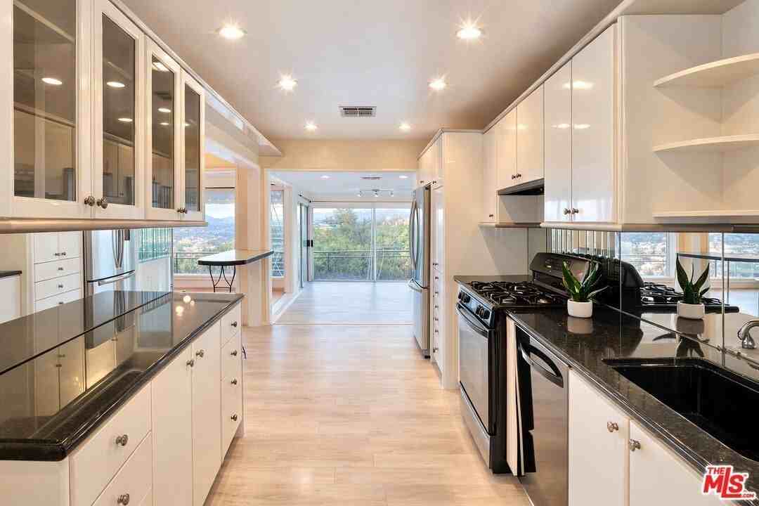 3641 Sunswept Dr - Photo 4 of 9