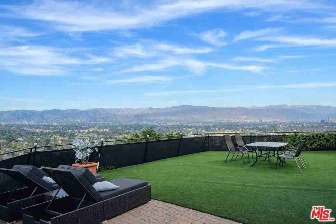 3641 Sunswept Dr - Photo 7 of 9