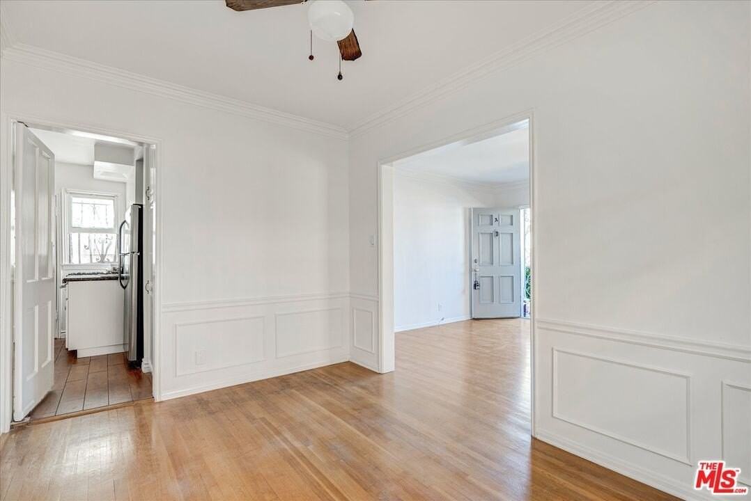 142 N Hamilton Dr Apt D - Photo 3 of 8