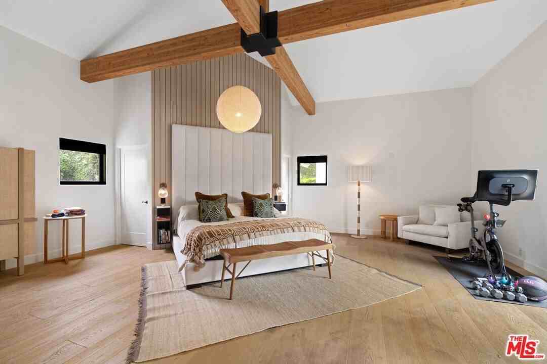 2065 Watsonia Ter - Photo 5 of 30