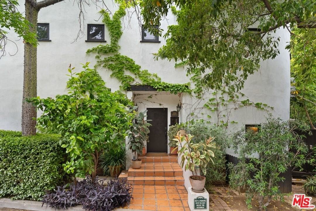 2065 Watsonia Ter - Photo 6 of 30