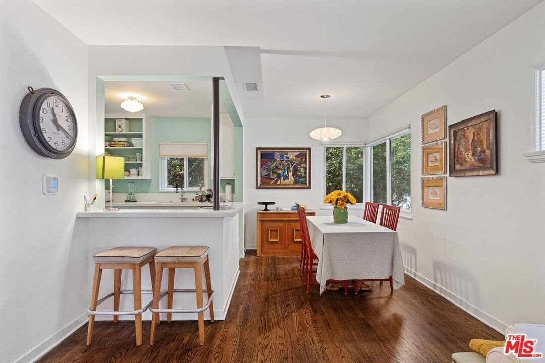 948 20th St Unit A - Photo 2 of 17