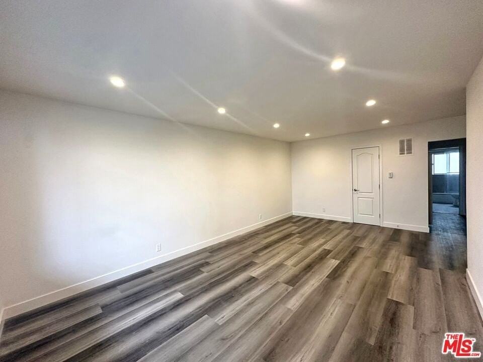 1000 N Orange Grove Ave Apt 9 #Apt 9