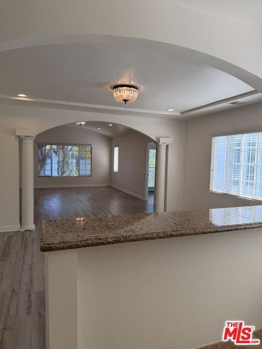 153 N Hamilton Dr - Photo 7 of 31